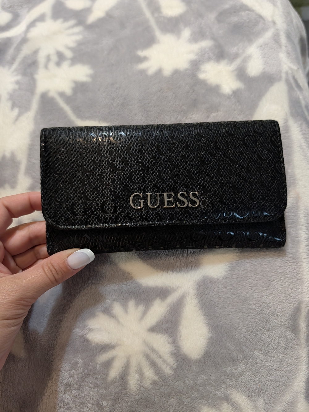 GUESS Black Signature Clutch Wallet